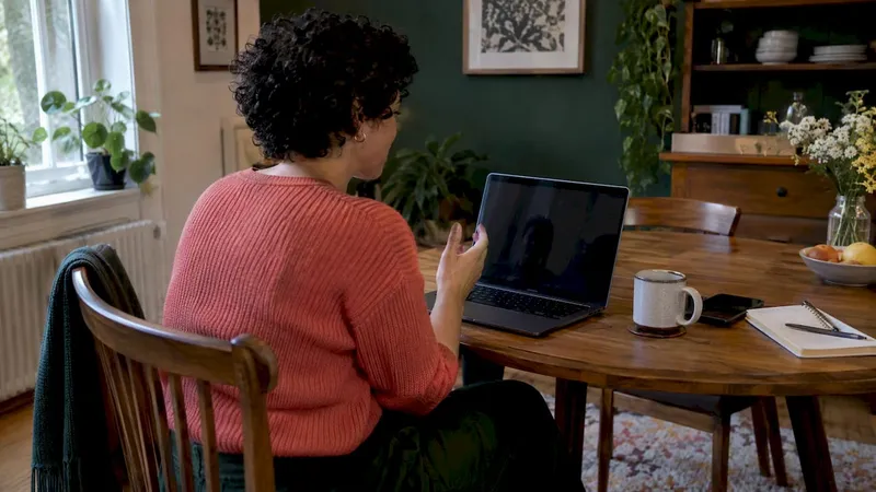 Virtual Onboarding Games: 6 Ways to Connect and Learn at Work